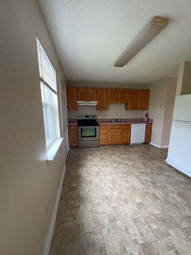 Photo - 540 W Stevens St