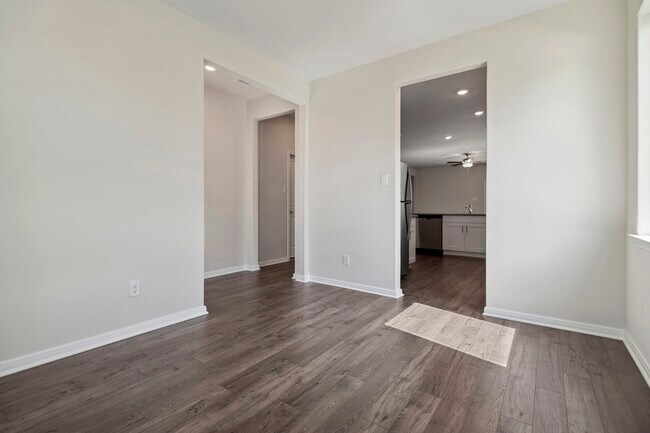 Photo - 15818 Berry Hl Dr