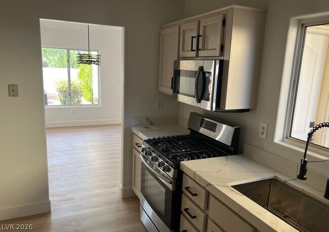 Photo - 10012 Bundella Dr