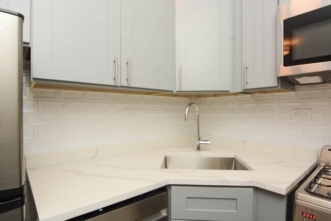 Photo - 545 W Belmont Ave Unit F6