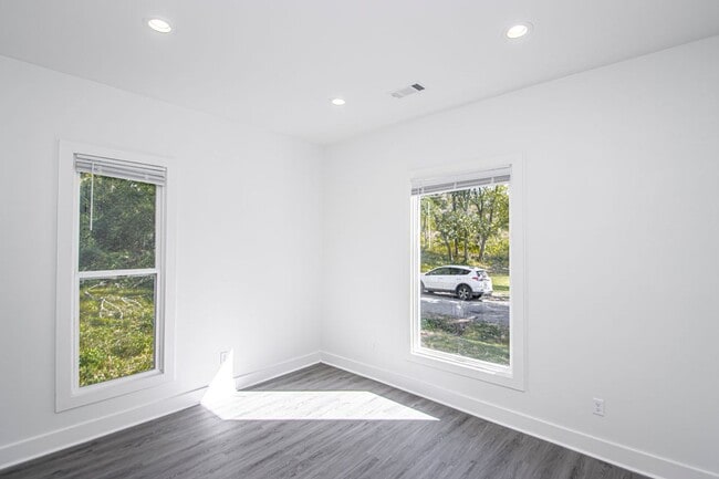 Photo - Timeless Elegance with Modern Upgrades – Stunning 3-Bedroom Little Rock Home!