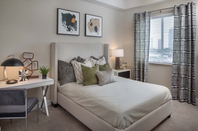 Photo - Miro Brickell