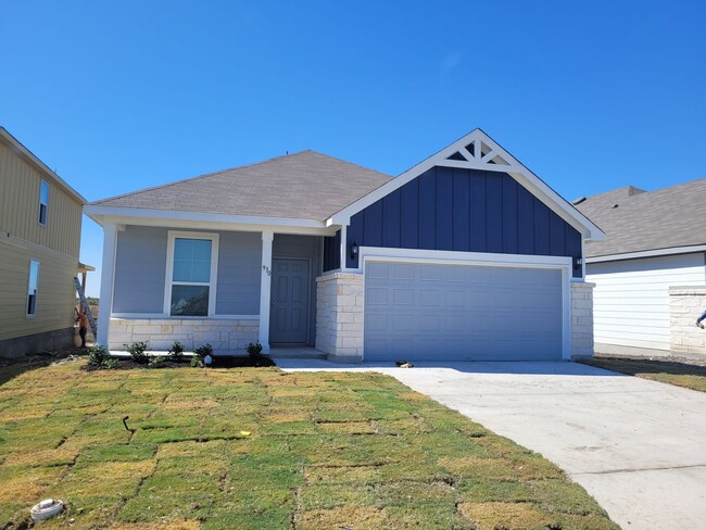 Building Photo - Spacious Family Home in Overlook at Creeks...