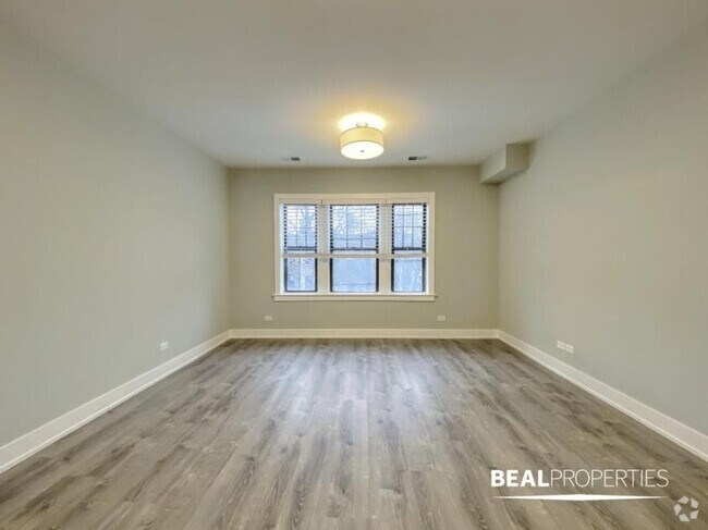 Building Photo - 2 bedroom in EVANSTON IL 60202 Unit 3 Rental