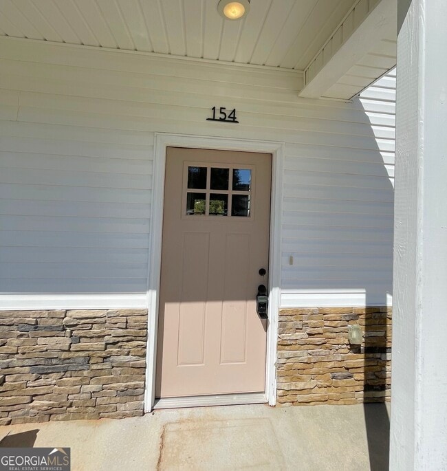 Photo - 154 Crestpoint Rd