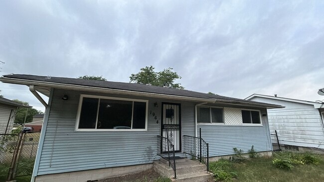 Building Photo - 1964 Matthews Pl Rental