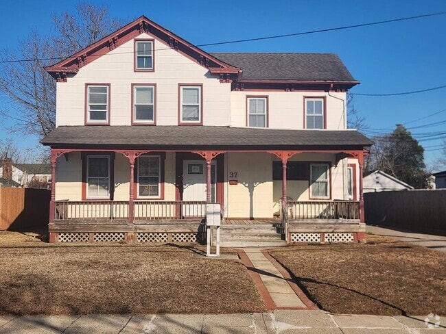 Building Photo - 37 Jennings Ave Unit 3 Rental