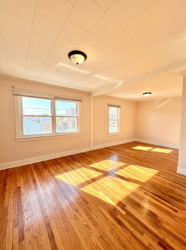 Building Photo - 45 Slater St Unit A