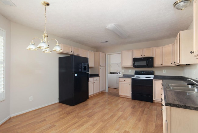 Photo - Beautiful 3 bedroom home in Beaumont!