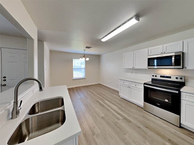 Photo - 28918 Village Creek Loop