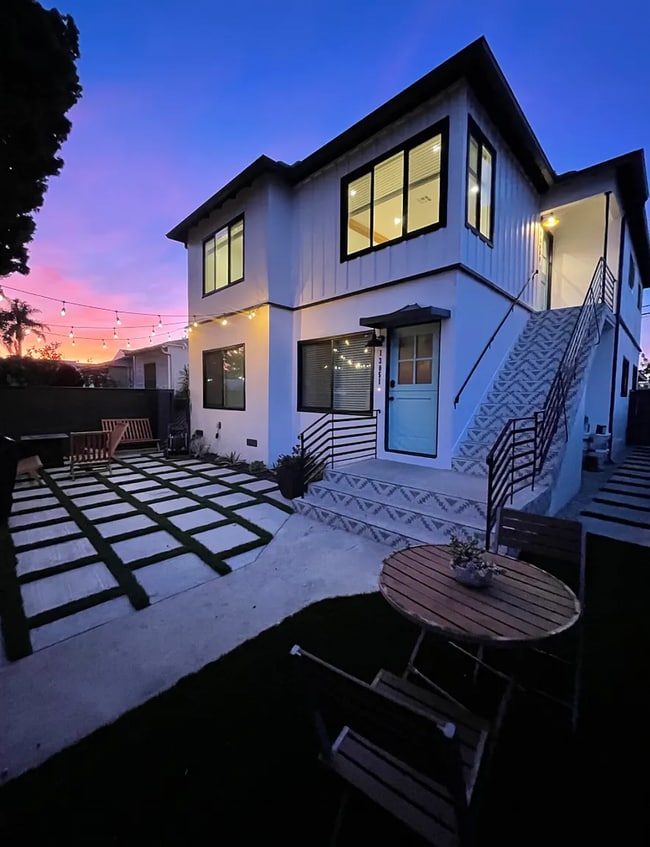 Building Photo - 13053 Venice Blvd Unit 13053