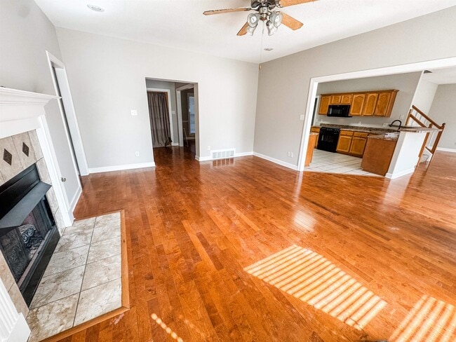 Photo - 9847 Winsford Ln