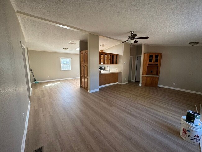 Photo - 1406 Winona Ct