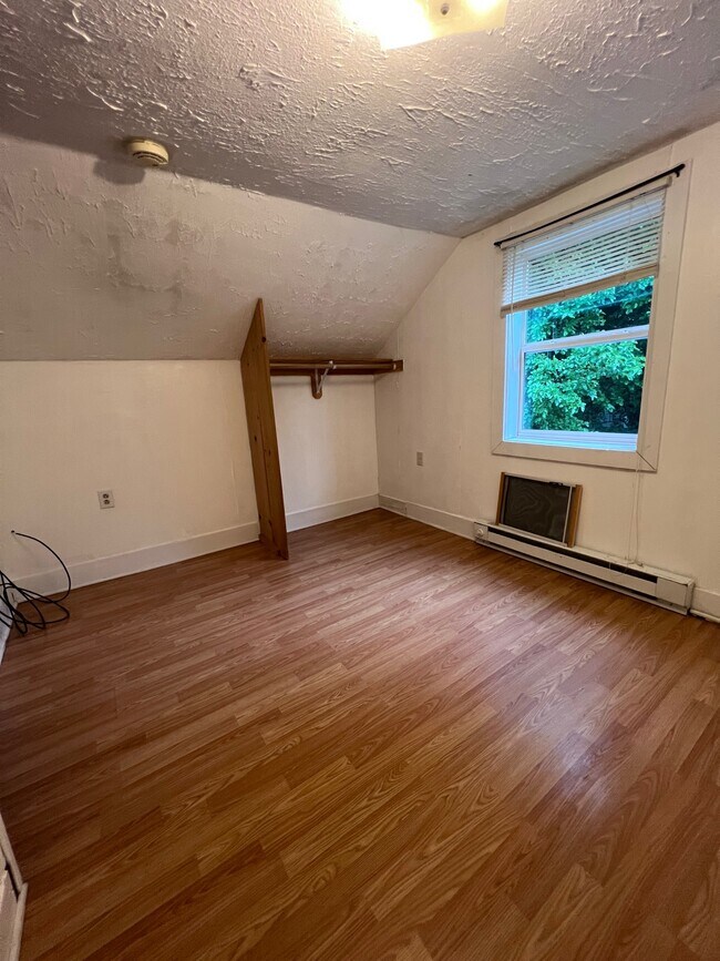 Photo - 148 W Schuyler St