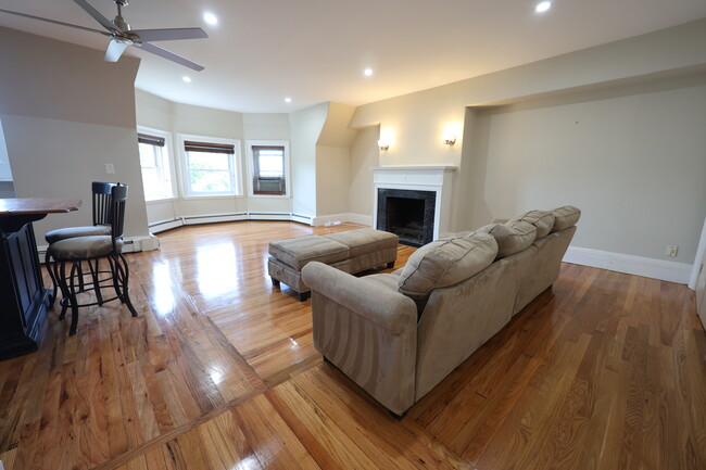 Photo - 318 Tappan St