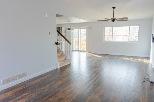 Photo - 307 Benton St