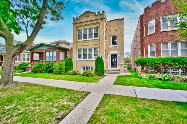 Building Photo - 6609 N Artesian Ave