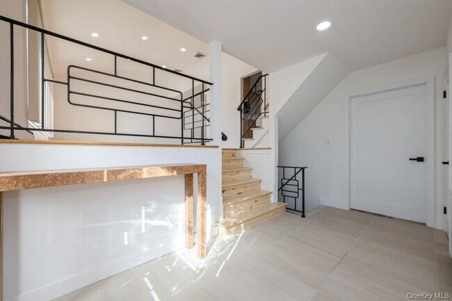 Photo - 482 Harbor Dr