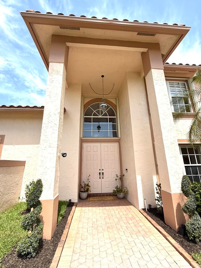 9392 Cascade Ct