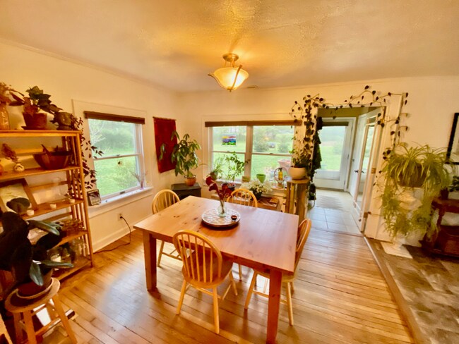 Photo - 27 Spruce St