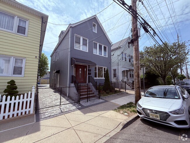 Building Photo - 38 Lanza Ave Unit 1 Rental