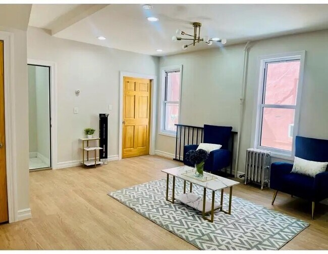 Photo - 39 E 52nd St Unit 2