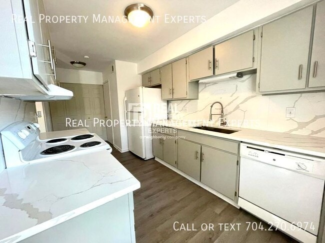 Building Photo - 9135 Spyglass Pl