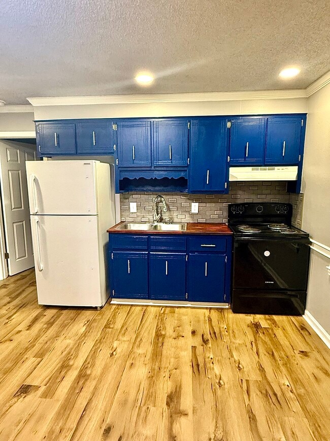 Building Photo - 120 Calvin Ct Unit B