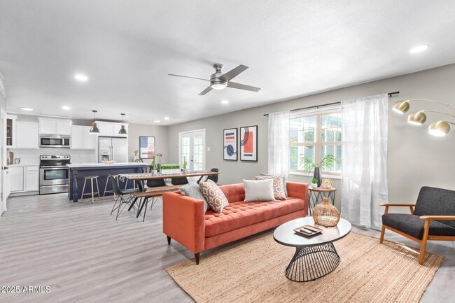 Photo - 1601 E Fremont Dr