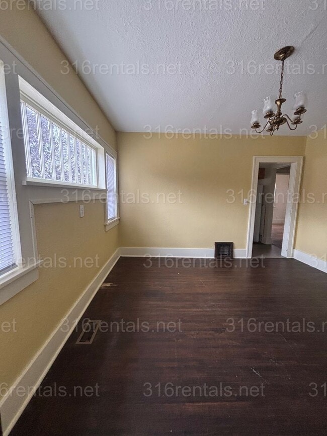 Photo - 3 bed 1 bath available NOW!