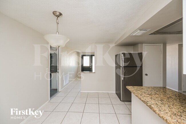 Photo - 10905 Kingsbridge Rd