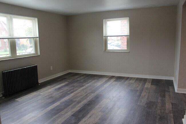 Photo - Brentwood Manor