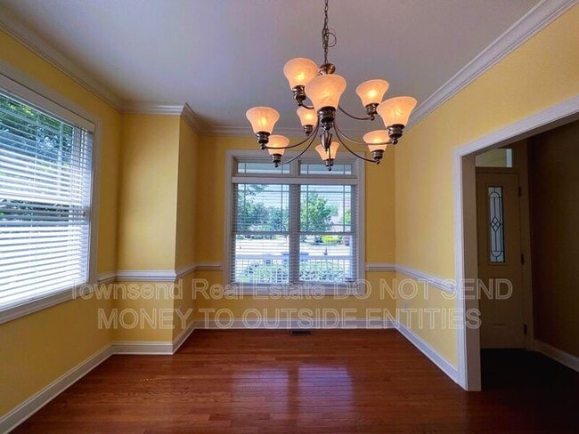 Photo - 2210 Westdale Dr