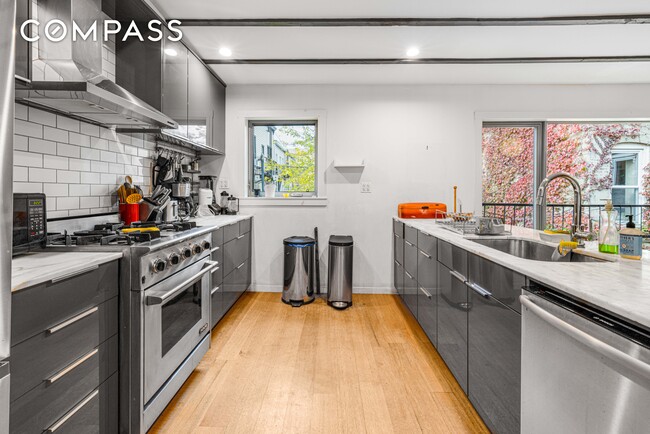 Photo - Charming 3 bedroom Duplex in Greenpoint. Must See