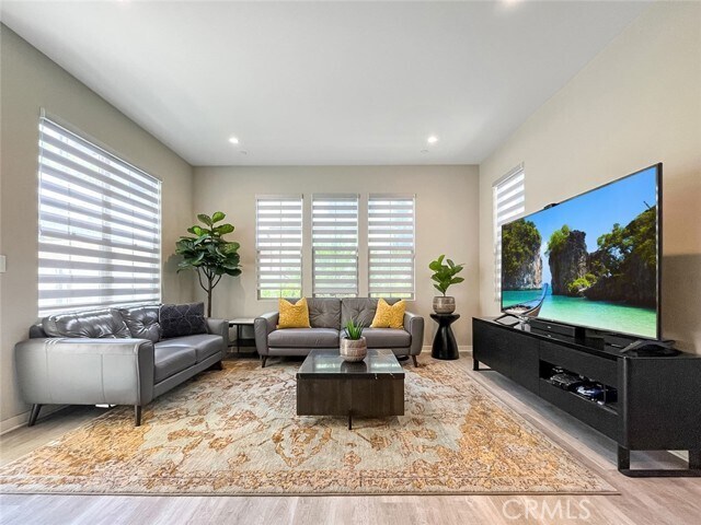 Photo - 120 Leafy Twig