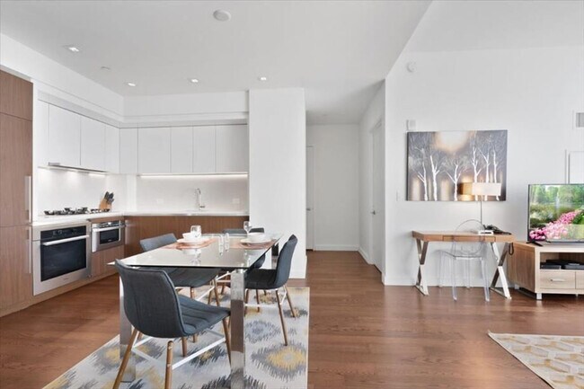 Photo - 605 W 42nd St Unit ID1016419P