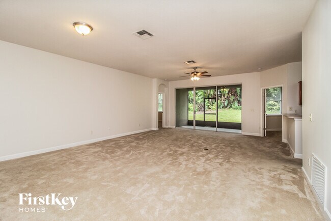 Photo - 1087 Golf Point Loop