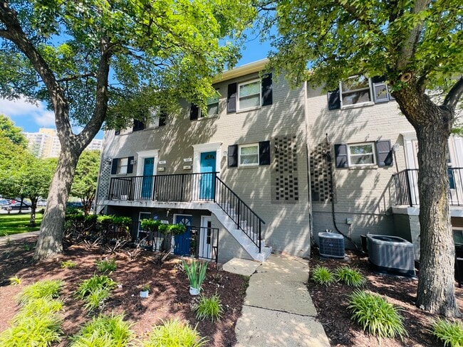 Photo - 404 N Armistead St