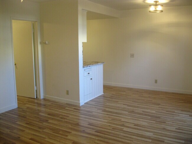 Photo - 676 Flower Ave