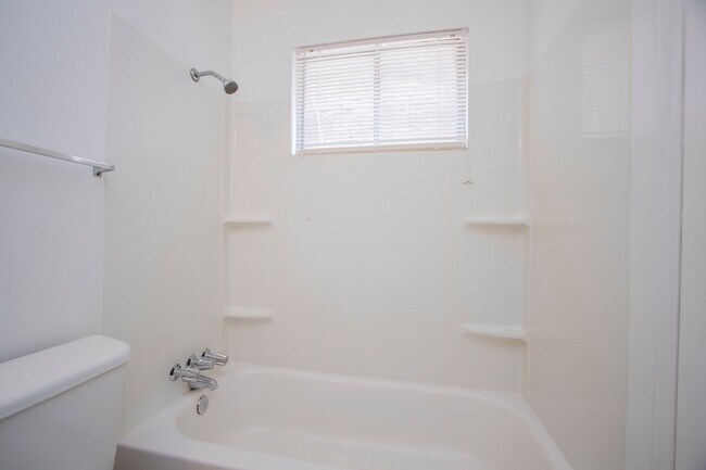 Photo - Courtyards at Braes Manor