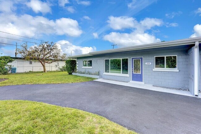 Building Photo - 208 NW 1st St