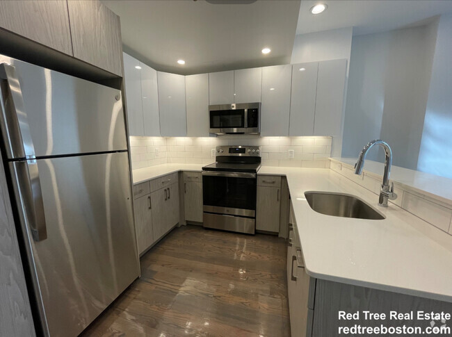 Building Photo - 1402 Beacon St Rental