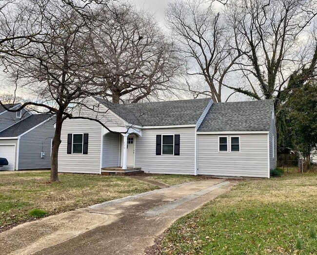 Building Photo - 170 Rodman Rd