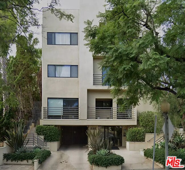 Building Photo - 1585 Manning Ave Unit 2