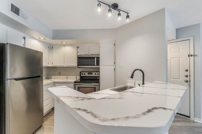 Photo - Charming 1-Bedroom Condo Retreat in Orlando - Conveniently Located! Unit 2115