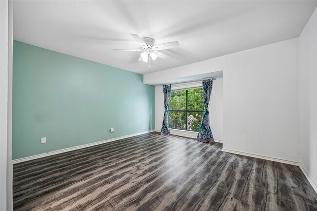 Photo - 763 Bering Dr Unit B