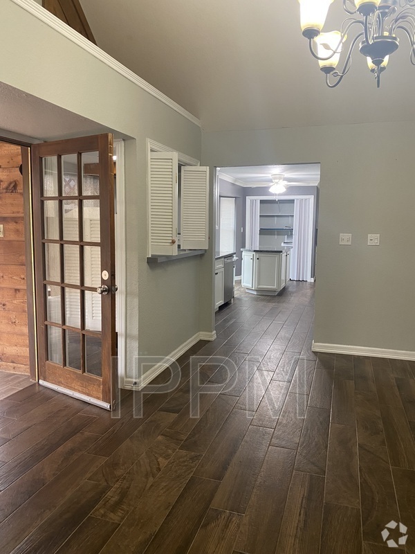Building Photo - 609 Inverary Dr Rental