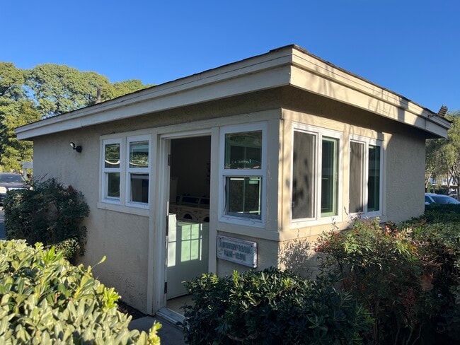 Photo - 3545 Grove St Unidad 127