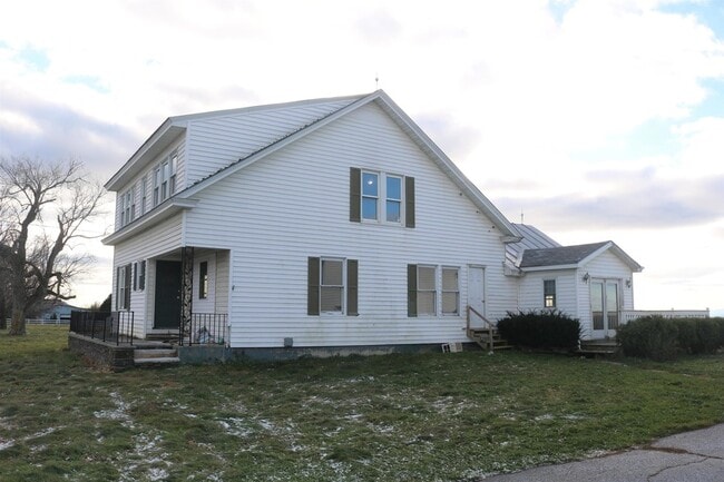 Photo - 2596 Highgate Rd