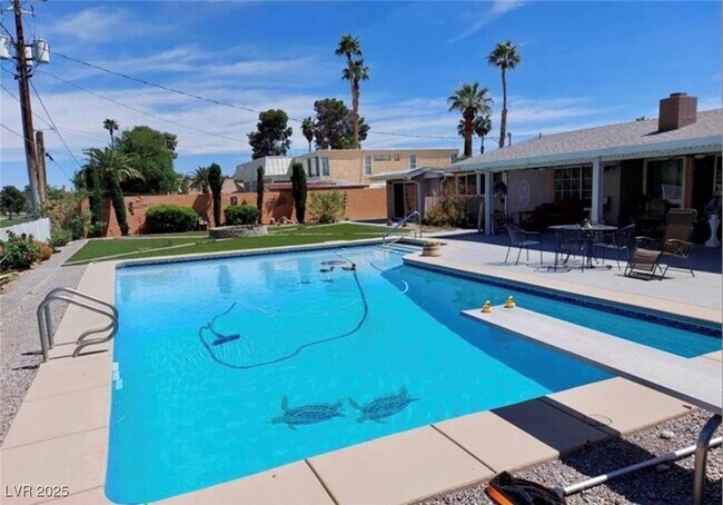 Building Photo - 1914 Ottawa Dr Unit N/A